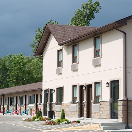 Masterson'S Motel Greater Napanee Esterno foto