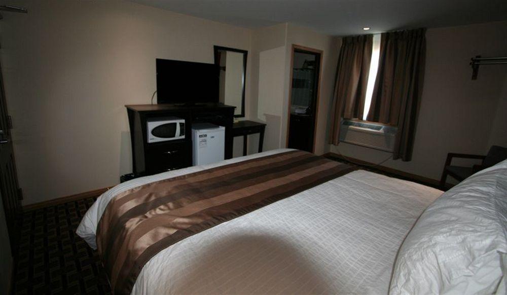 Masterson'S Motel Greater Napanee Esterno foto