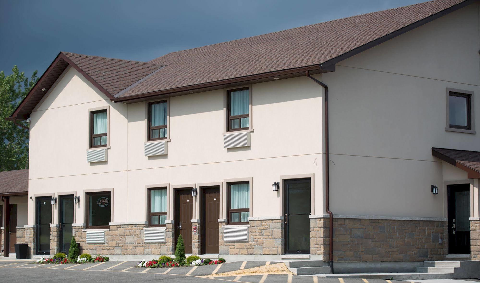Masterson'S Motel Greater Napanee Esterno foto