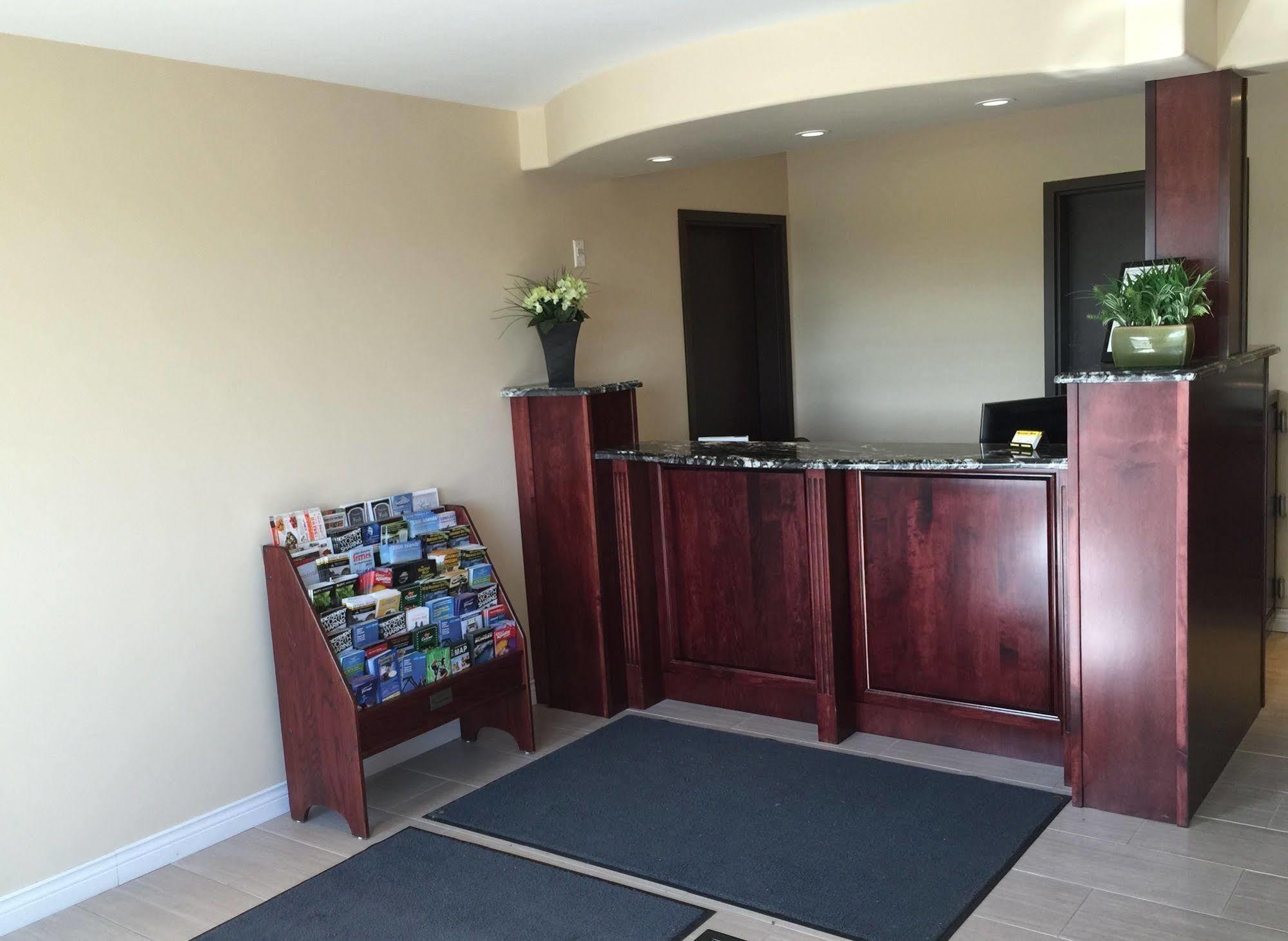 Masterson'S Motel Greater Napanee Esterno foto