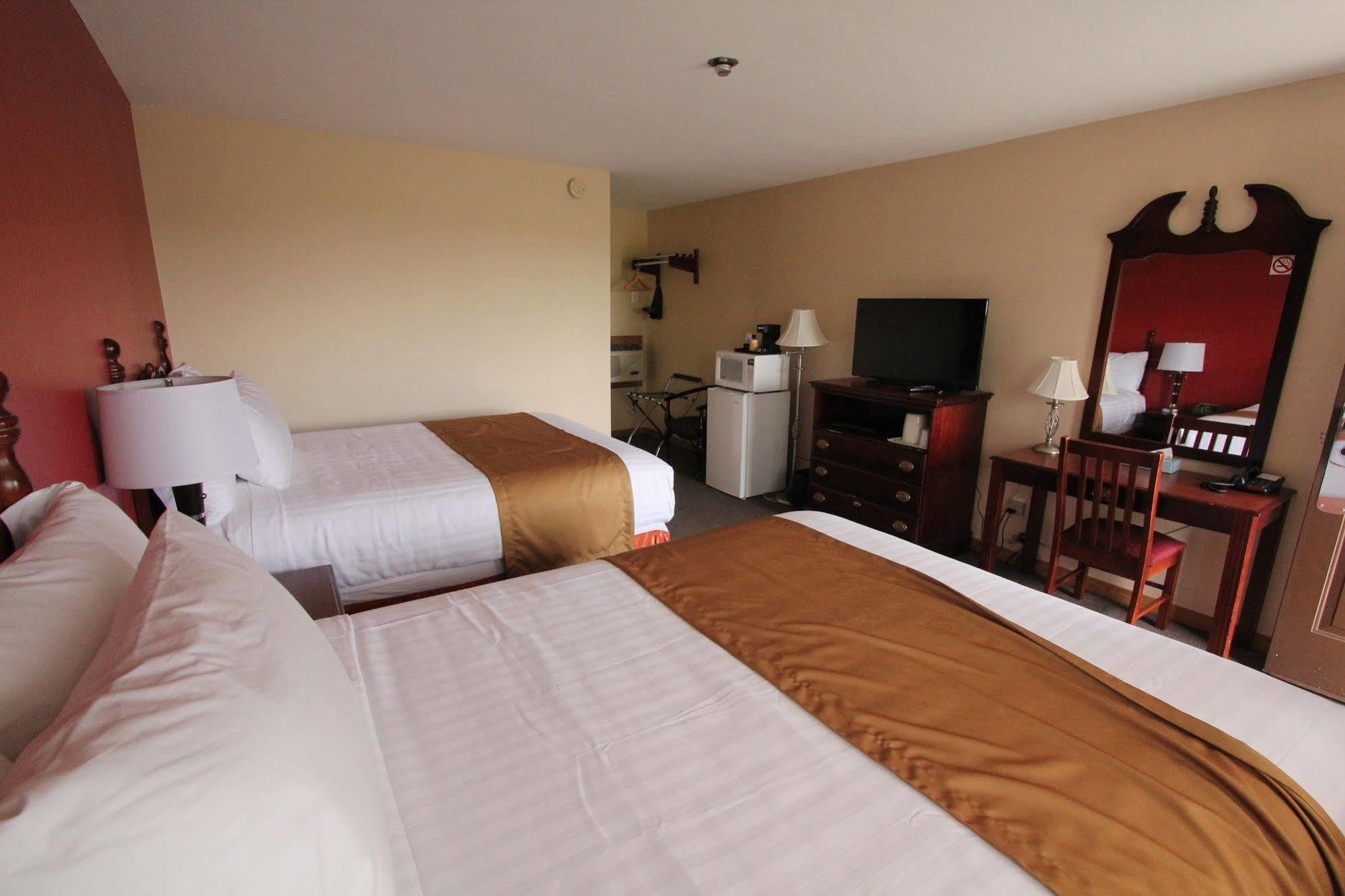 Masterson'S Motel Greater Napanee Esterno foto